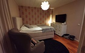 Own Room With Big Bed In A Big House!