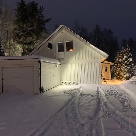 Own Room With Big Bed In A Big House! Luleå Buitenkant foto