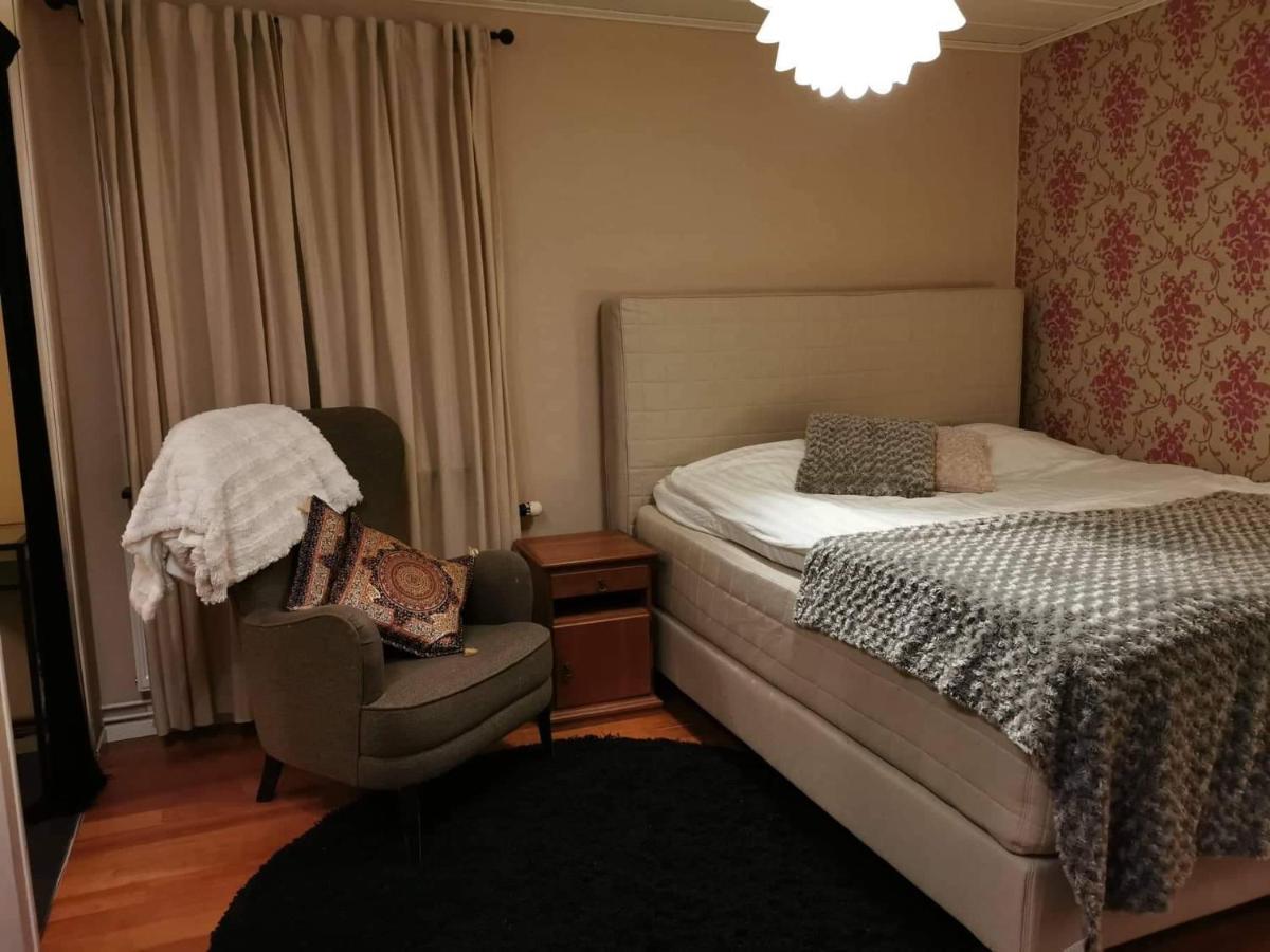 Own Room With Big Bed In A Big House! Luleå Buitenkant foto